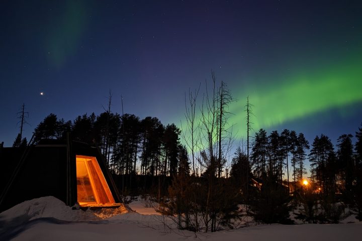 a sunset over the snow